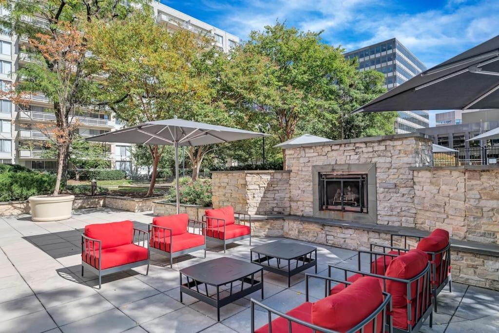 Charming Apartment At Crystal City With Amazing Amenities Arlington Zewnętrze zdjęcie
